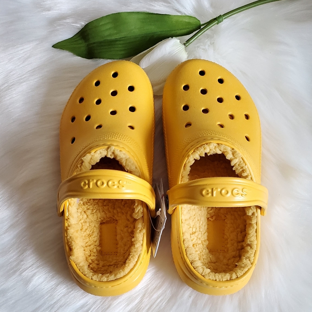 Classic Lined Crocs Size Women 7 /Men 5 - Picture 3 of 5